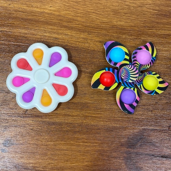 2 Pop-it Fidget Spinners - Picture 1 of 3